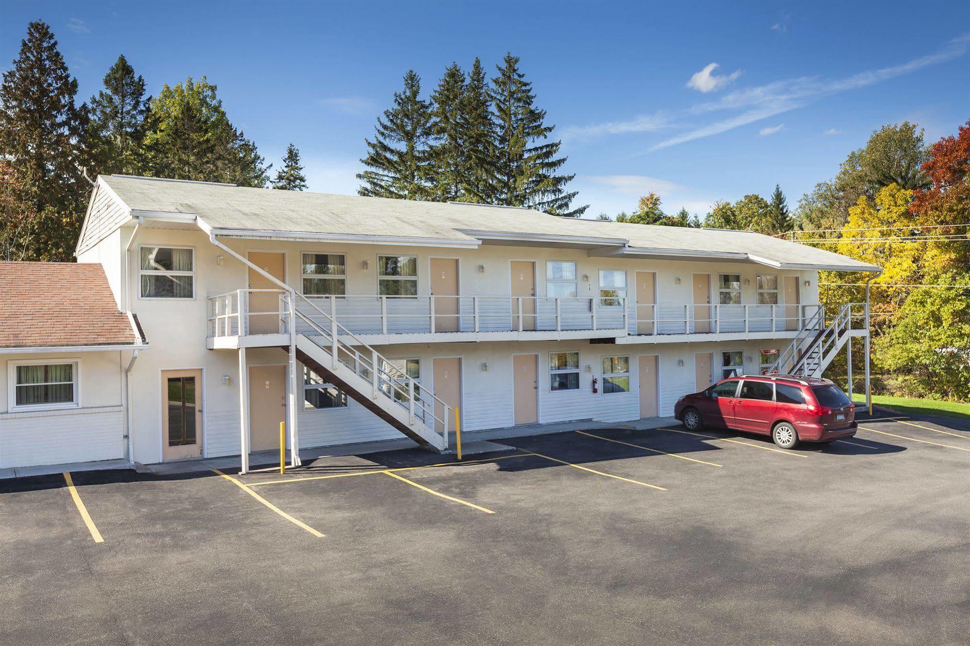 The Springwater Inn Ithaca Exteriör bild
